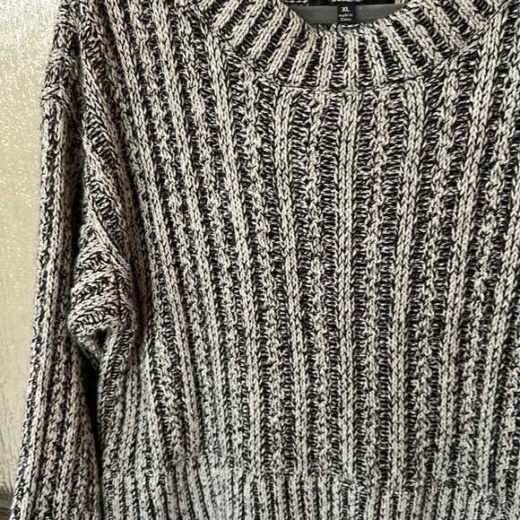 Thakoon black and white sweater with shirt detail on the front. Size XL - Picture 6 of 9